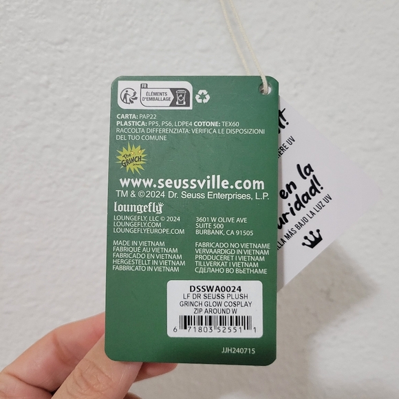 Loungefly Grinch Glow In The Dark Zip Around Wallet - Picture 6 of 7